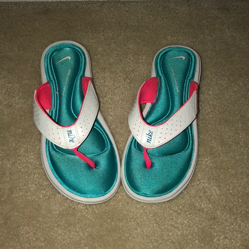 Nike Sandals Size 9
